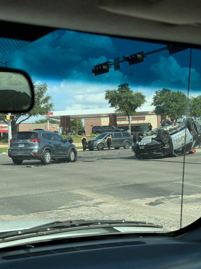 Irving officer not seriously hurt after rollover crash