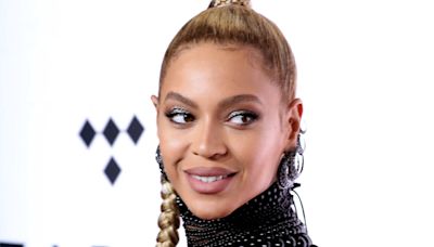 Beyoncé, divine : elle dévoile sa silhouette amincie et ses jambes de rêve dans un body très échancré