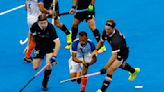 Olympics-Hockey-Argentina women beat US, Dutch thrash France in wet start