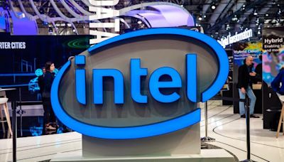 Intel (INTC) Debuts Integrated OCI Chiplet: Should You Buy?