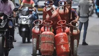 LPG price hike: 19-kg commercial LPG cylinder rate increases by Rs 6.5, jet fuel prices also hiked by 2%