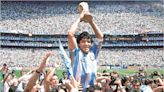 Subastan camiseta utilizada por Diego Armando Maradona en México | El Universal