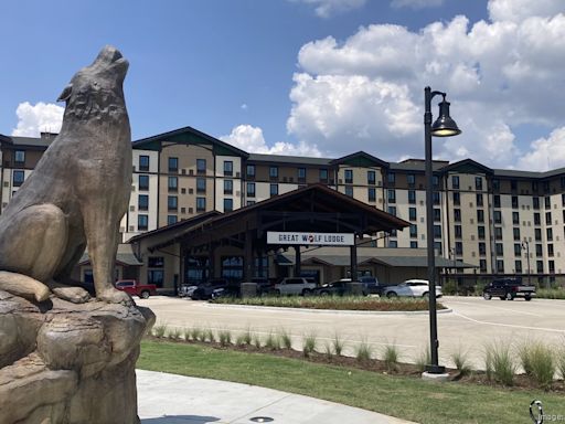 Highly anticipated Great Wolf Lodge opens after chemical scare - Milwaukee Business Journal