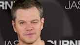 Matt Damon e a esposa deixam praia na Grécia após ameaça de bomba