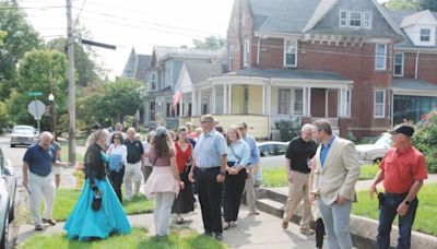 Lawmakers tour Julia-Ann Square Historic District