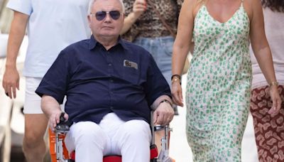 Why is Eamonn Holmes in a wheelchair?