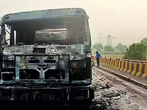 Two burnt alive as loader, truck collide, catch fire | Kanpur News - Times of India