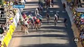 Groenewegen le 'roba' el sprint a Philipsen en Dijon - MarcaTV