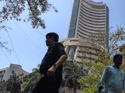 Stock Market LIVE: Gift Nifty suggests subdued start for Sensex, Nifty; US markets end in red