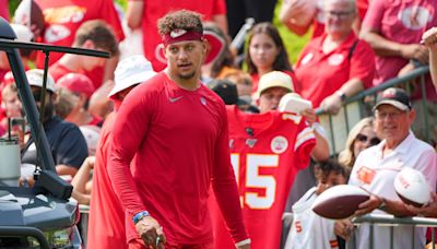 WATCH: Patrick Mahomes prevents potential fight at Chiefs training camp