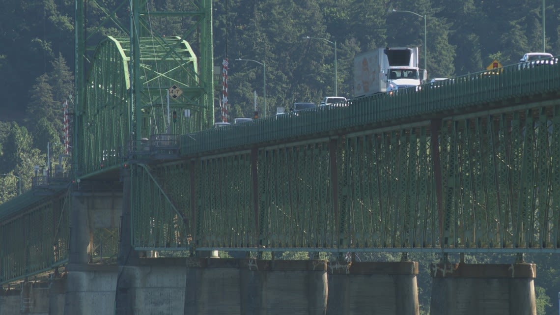 Hood River Bridge closed after truck crash causes 'severe damage'