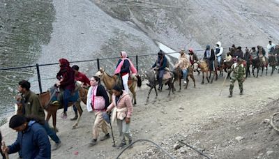 Amarnath Yatra 2024 begins today, 1st batch of pilgrims leave for holy cave