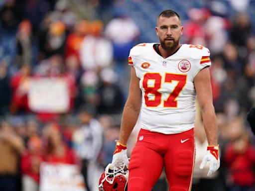 Travis Kelce's White House Visit Outfit is Turning Heads