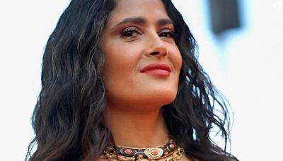 Salma Hayek fête ses 58 ans mais en paraît 20 de moins ! Ses étonnants secrets beauté... et en plus ils sont gratuits !