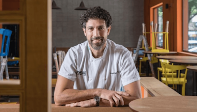 Galinhada com pequi: chef Rodrigo Oliveira ensina receita típica goiana