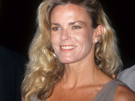 Nicole Brown Simpson’s Harrowing Murder Reexamined in New Docuseries After O.J. Simpson's Death - E! Online