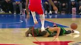 NBA: el terrible pisotón en la cabeza que le dio el MVP, Joel Embiid, a Grant Williams y que le hizo sangrar la nariz