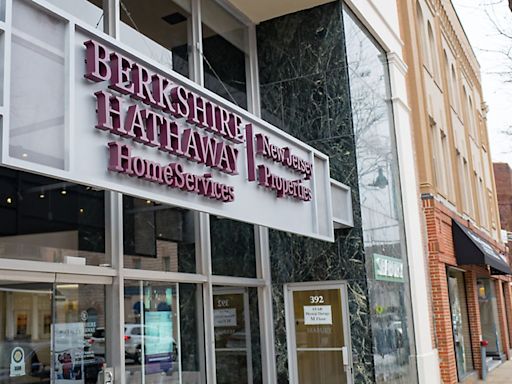 Is Berkshire Hathaway (BRK-B) the Best Blue Chip Stock To Invest In According to Short Sellers?