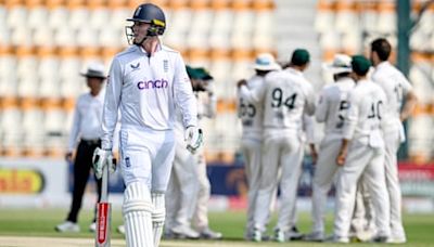 Pakistan v England: Joe Root breaks scoring record on day three of first Test – live