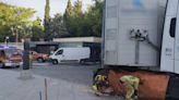 Un camión de ganado queda atrapado en pleno Casco Histórico de Toledo: han tenido que actuar los Bomberos