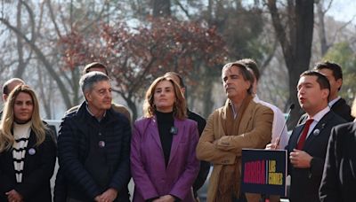 Acompañada de parlamentarios de oposición, Marcela Cubillos (IND) inscribe su candidatura para la alcaldía de Las Condes - La Tercera
