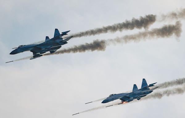 Russia's pulling its aircraft away from the front lines as Ukraine hits air bases with deep strikes, Western intel says