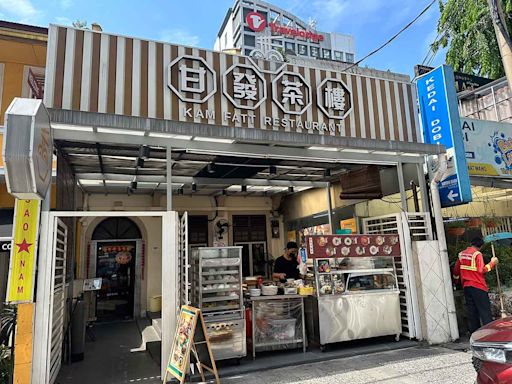 Kam Fatt Restaurant: Over 30-year-old local breakfast spot in Bukit Bintang with rich curry laksa from RM6.50