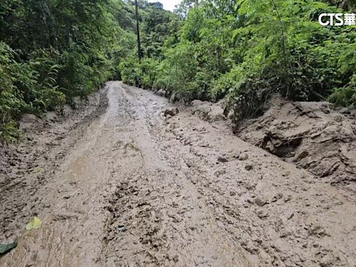 花蓮土石流滿溢街上 村民家外布滿泥沙阻去路