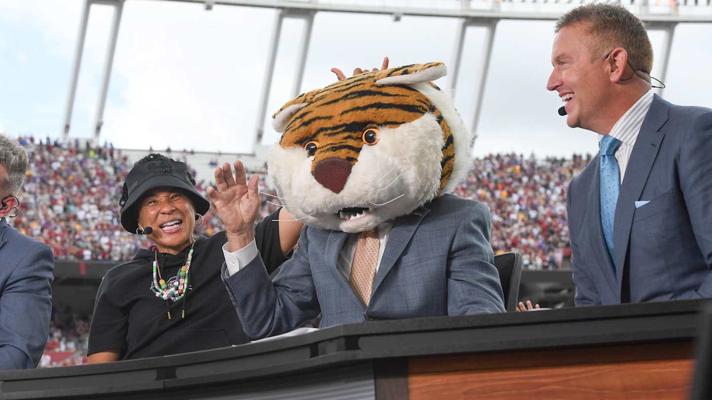 Who Did Lee Corso Pick Today? Week 4 College GameDay Headgear Choice