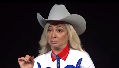 SNL Video: Maya Rudolph’s Beyoncé Returns to Hot Ones, Suffers Through More Wings in a Cowboy Carter Outfit