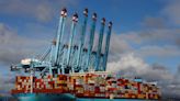Los desvíos en el Mar Rojo y los riesgos arancelarios disparan el transporte marítimo