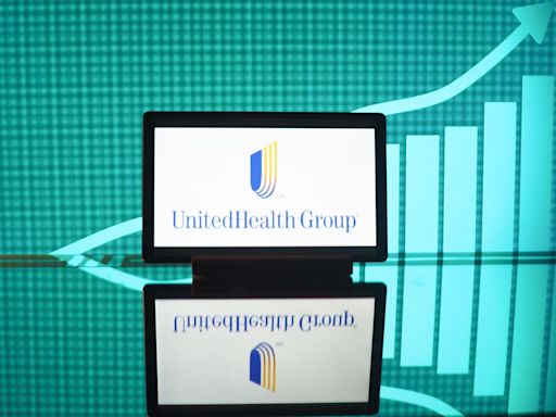 Which Healthcare Stock Is A Better Pick – UnitedHealth Group Or CVS Health?