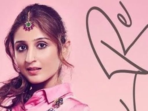Dhvani Bhanushali Sets Record As Youngest Indian Female Pop Artist With 3 Songs Surpassing 1 Billion Views - News18