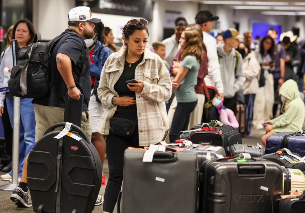 Scores of travelers face Bay Area flight cancellations, delays after global software outage