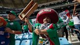 Extranjeros calientan el ambiente de los estadios casi vacíos en la Serie del Caribe