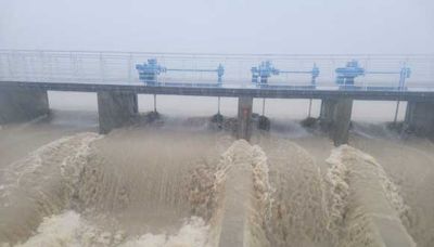 凱米颱風挾強風豪雨 高雄累積雨量已破千毫米