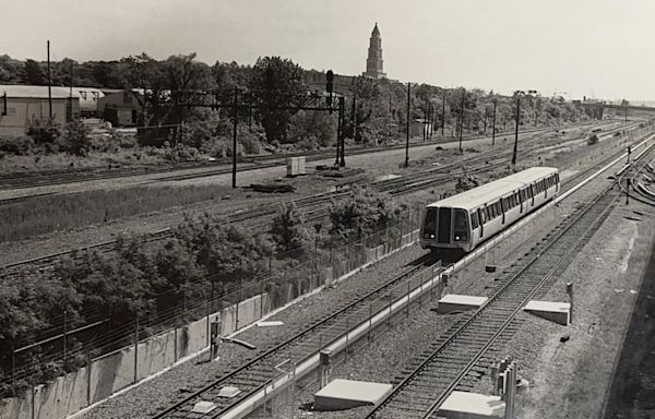 Metro retires 2000-series trains