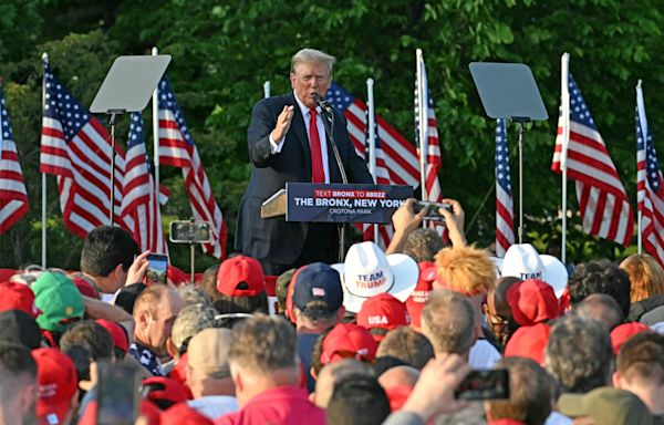 Trump offers to help New York Democrats as thousands attend Bronx rally