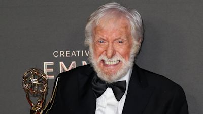 Dick Van Dyke Speaks Out After Canceling Public Appearances - E! Online