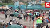 Hombre fallece tras embestida de toro y este hiere a otras 9 personas en “Toro Pukllay”, en Huancavelica