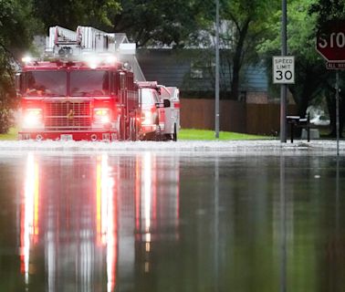 Houston area starts cleanup after 23 inches of rain fall in some parts of southeast Texas