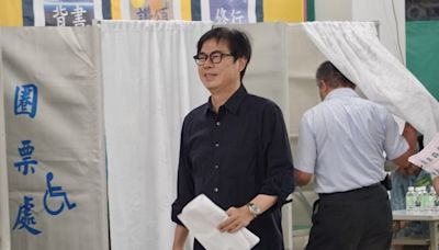 民進黨黨職改選 陳其邁投票（1） (圖)