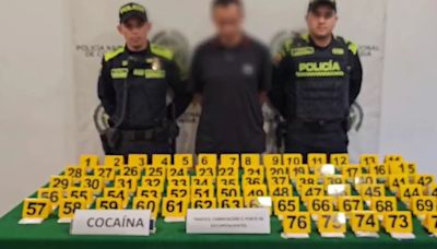 Capturaron en el aeropuerto El Dorado a un hombre con 76 placas de clorhidrato de cocaína en fajas adheridas a su cuerpo
