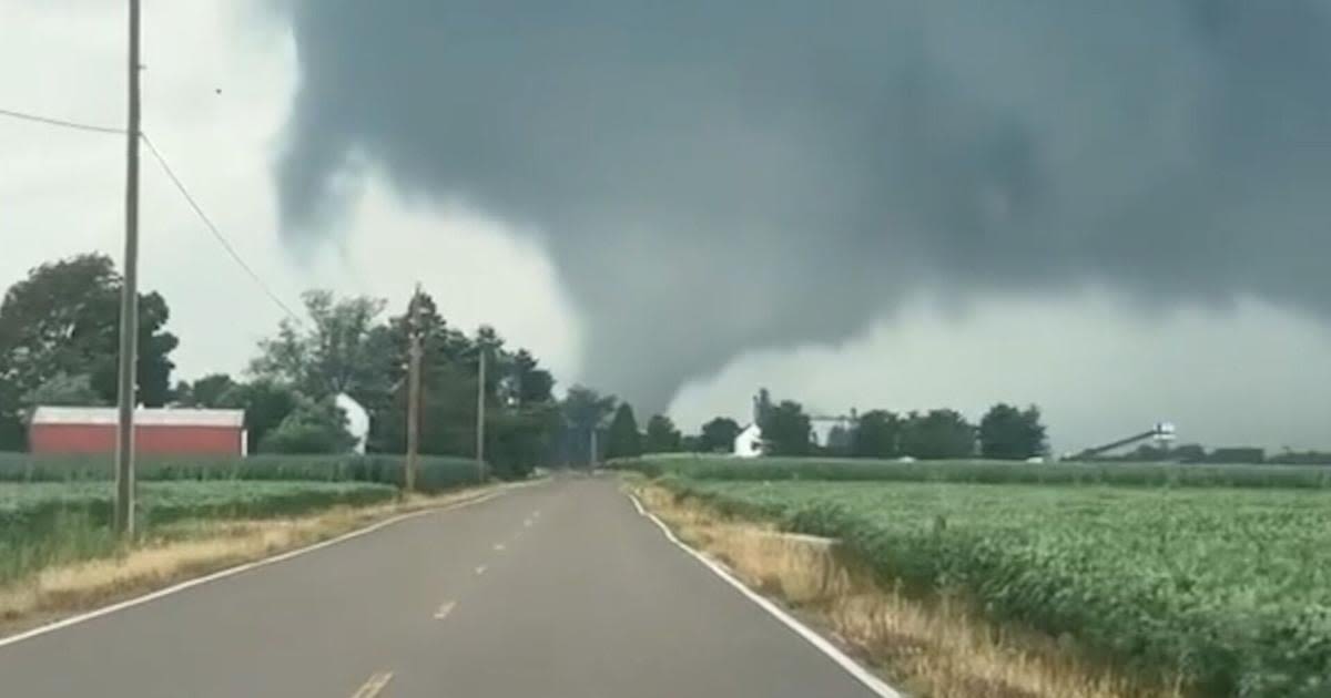 Watch terrifying tornado twist across fields in Indiana