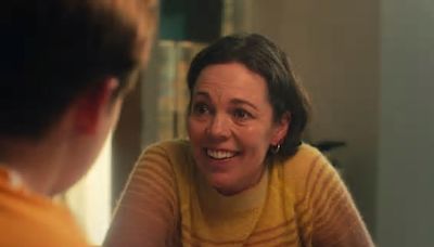 Heartstopper, Olivia Colman non tornerà nella terza stagione della serie tv Netflix