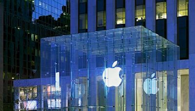 Is Apple Inc (NASDAQ:AAPL) the Best AI Stock for the Long Term?