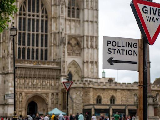 Tories warn of Labour landslide in final day of election campaigning