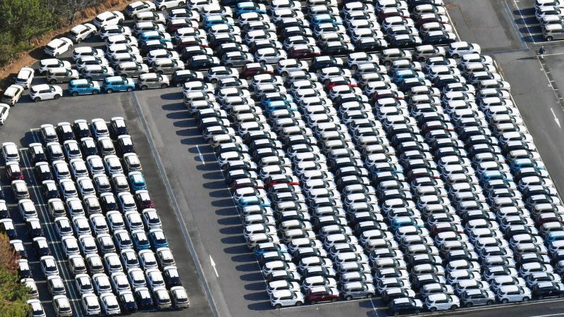 Toyota halts some shipments as Japan’s auto safety scandal widens | CNN Business