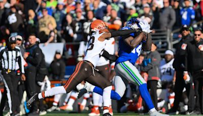 Browns defense won't 'talk about the past,' not No. 1 ranking or humbling playoff loss