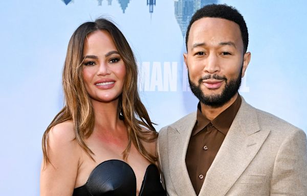 Chrissy Teigen and John Legend Bring Their Dogs Out on 'Tonight Show' -- Watch Petey Give Jimmy Fallon a Hug!